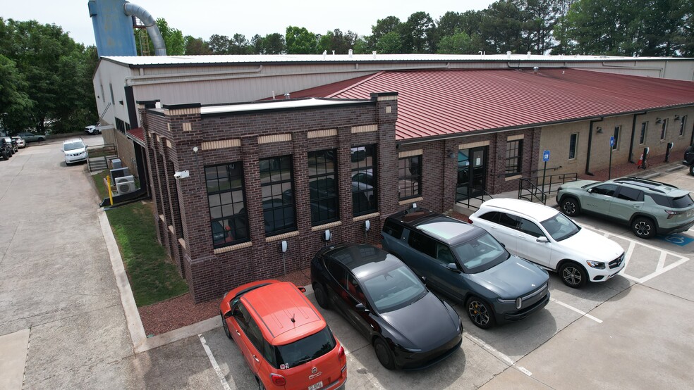 850 Univeter Rd, Canton, GA for lease - Building Photo - Image 2 of 4