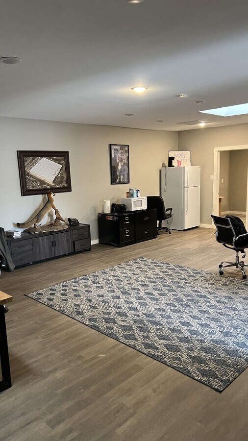 2132 Parkside Ave, Irving, TX 75061