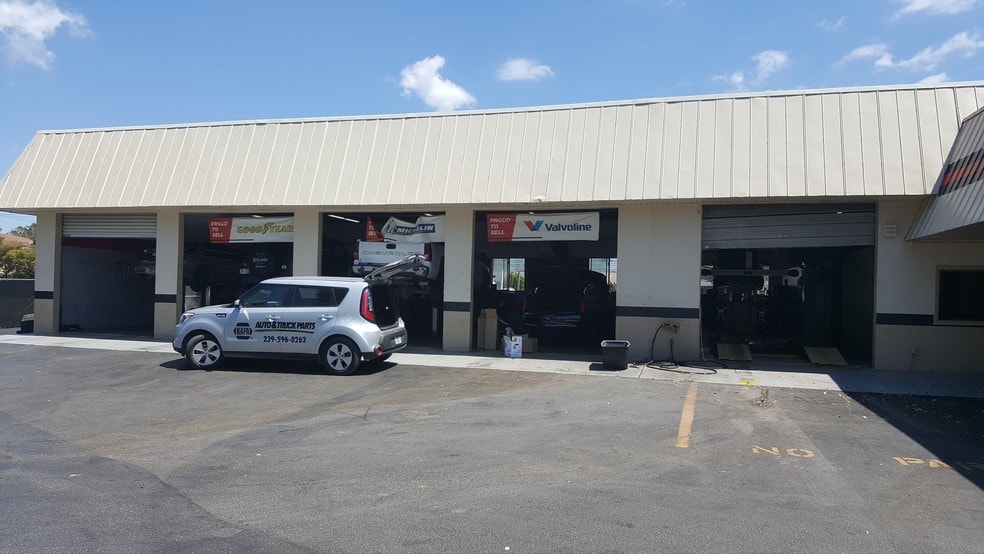 4772 Tamiami Trl N, Naples, FL for sale - Building Photo - Image 2 of 17