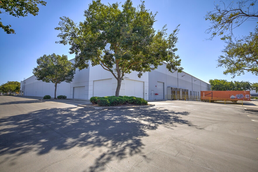 1733 Morgan Rd, Modesto, CA for lease - Building Photo - Image 3 of 11