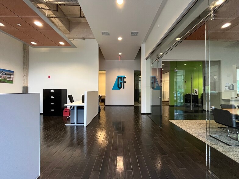 2459 Wilkinson Blvd, Charlotte, NC for lease - Building Photo - Image 2 of 35