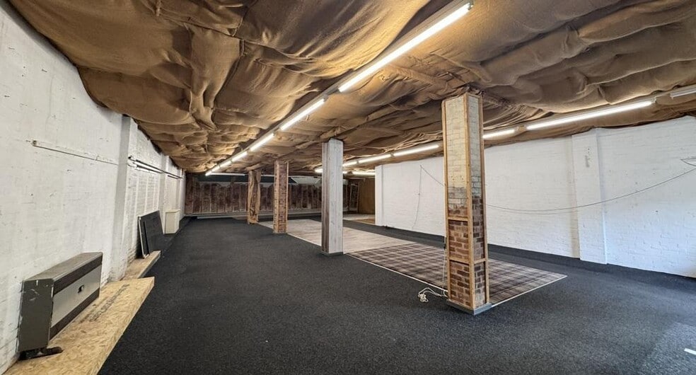 9-11 Church St, Doncaster for lease - Building Photo - Image 3 of 9