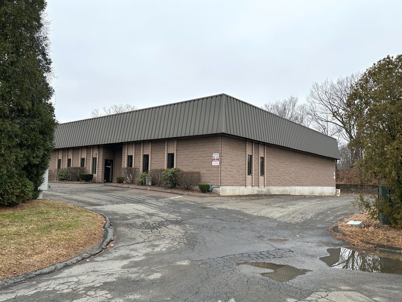65 N Plains Industrial Rd, Wallingford, CT for lease - Building Photo - Image 1 of 2