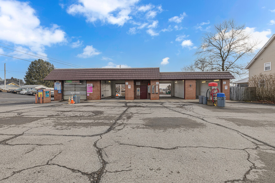 312 Darlington Rd, Beaver Falls, PA for sale - Primary Photo - Image 1 of 7