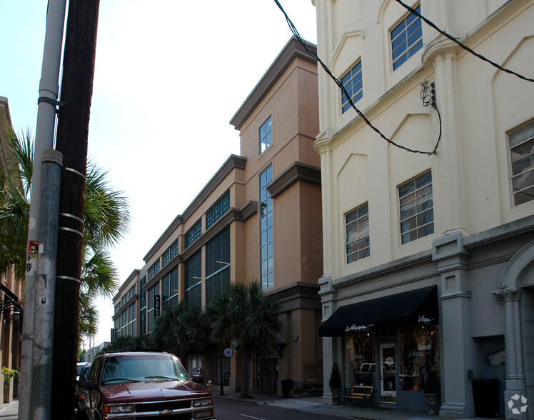 69 Wentworth St, Charleston, SC for lease - Building Photo - Image 2 of 2