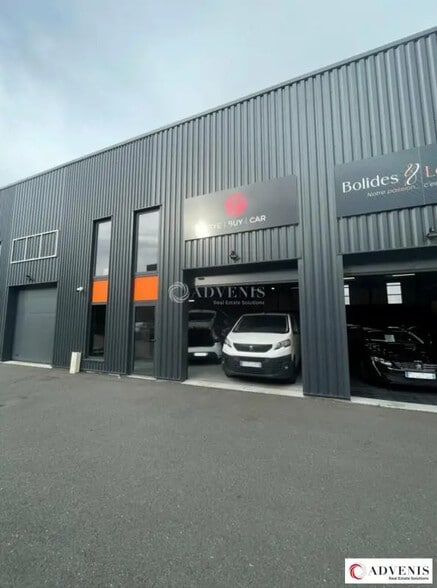 Flex in Beychac-et-Caillau for lease - Building Photo - Image 2 of 3