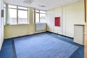 Queens Rd, Barnet for lease Interior Photo- Image 2 of 5