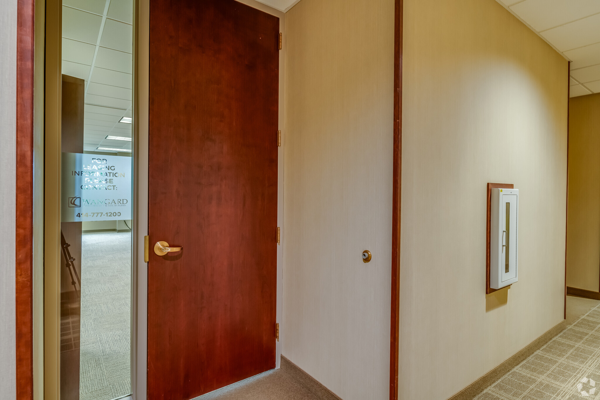 1200 N Mayfair Rd, Wauwatosa, WI for lease Interior Photo- Image 1 of 5