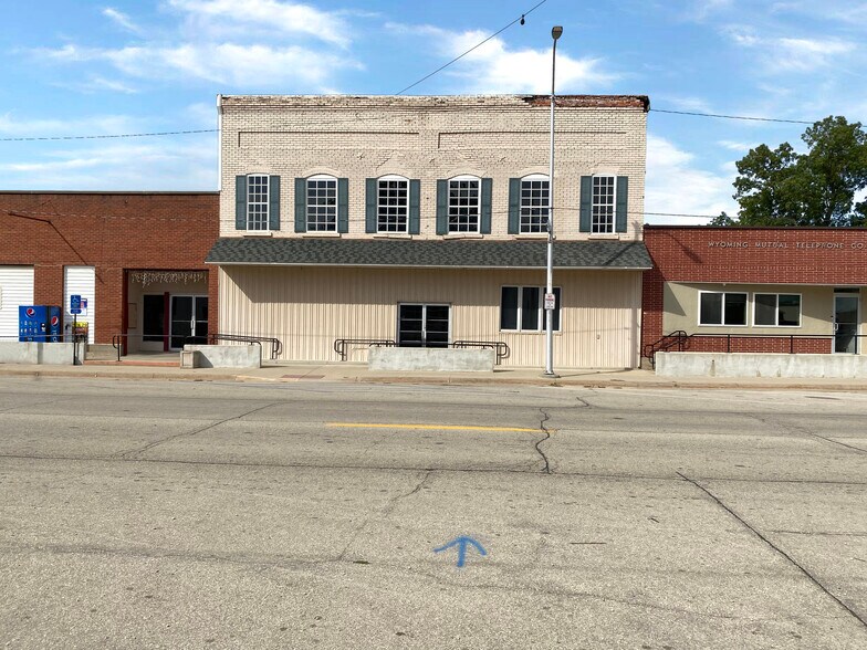 156 W Main St, Wyoming, IA for sale - Primary Photo - Image 1 of 1