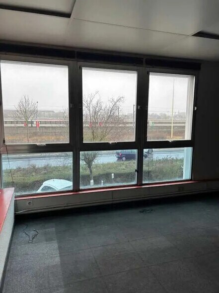 Office in Sotteville-lès-Rouen for lease - Interior Photo - Image 2 of 3