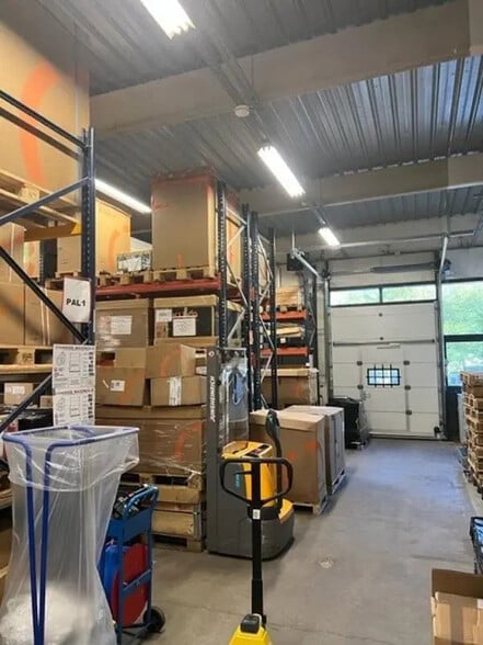 2 Rue De La Prairie, Villebon-sur-Yvette for lease - Interior Photo - Image 2 of 6