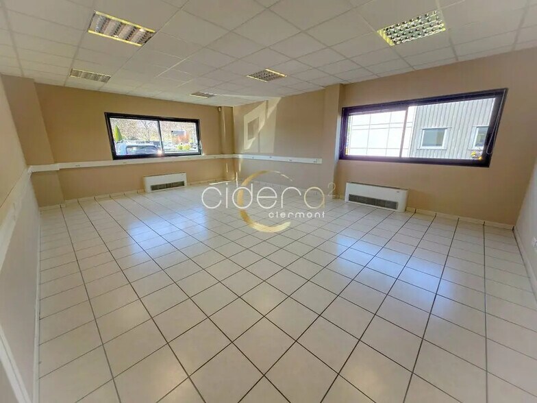 Office in Aubière for lease - Interior Photo - Image 2 of 13