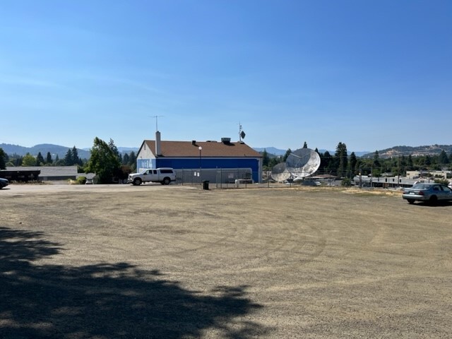 655 W Umpqua St, Roseburg, OR for sale - Building Photo - Image 3 of 14