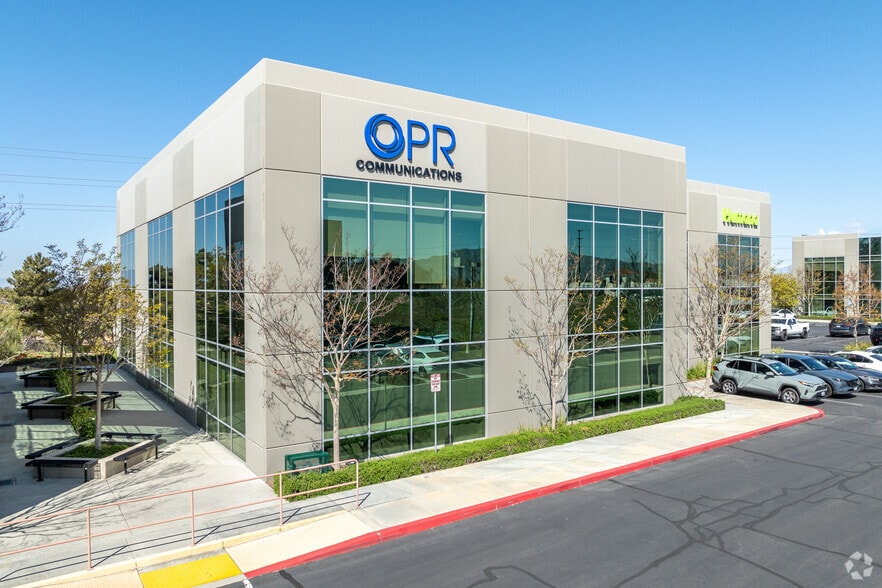 19318 Jesse Ln, Riverside, CA for sale - Primary Photo - Image 2 of 12