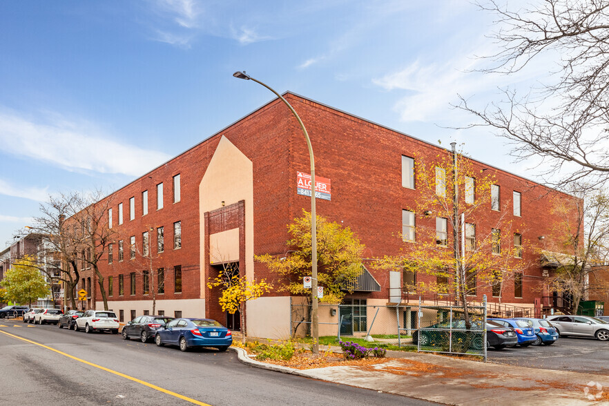 4220 Rue De Rouen, Montréal, QC for lease - Building Photo - Image 1 of 5