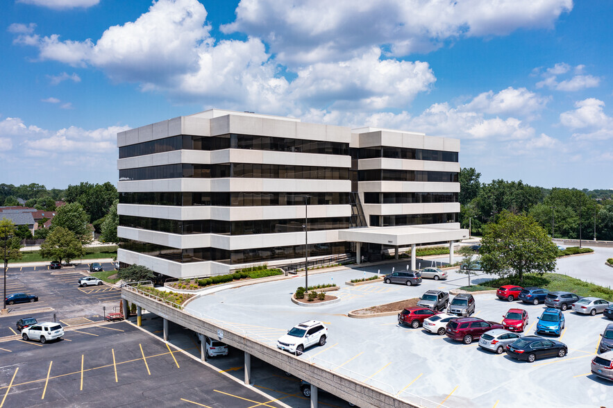 1801 S Meyers Rd, Oakbrook Terrace, IL for lease - Building Photo - Image 1 of 8