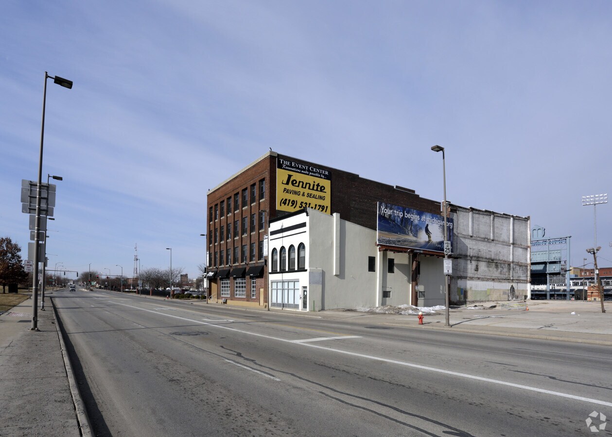 23 N Summit St, Toledo, OH 43604 Property Record