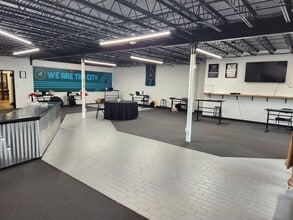 598 W Atlanta St SE, Marietta, GA for sale Interior Photo- Image 2 of 3