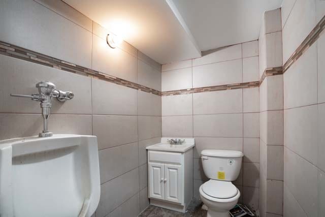 377 S 1st St, Brooklyn, NY for lease - Building Photo - Image 3 of 7