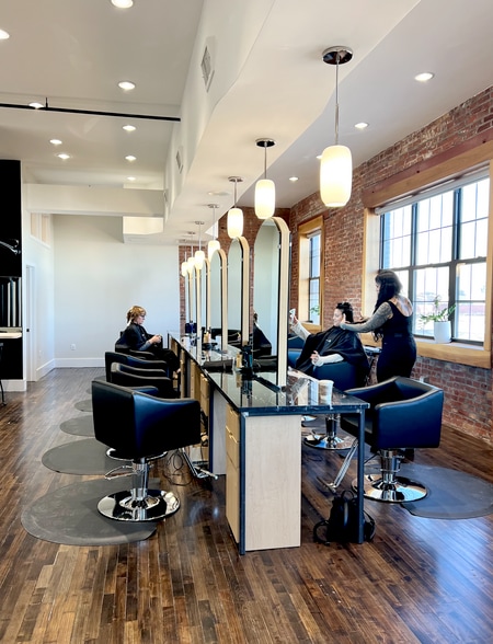 456 Johnson Ave, Brooklyn, NY for lease - Interior Photo - Image 3 of 6