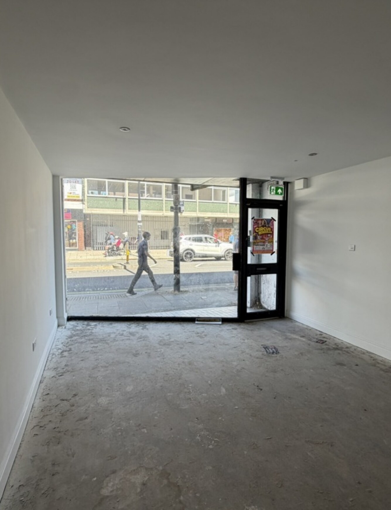 94-94A West St, Fareham for lease Interior Photo- Image 1 of 6