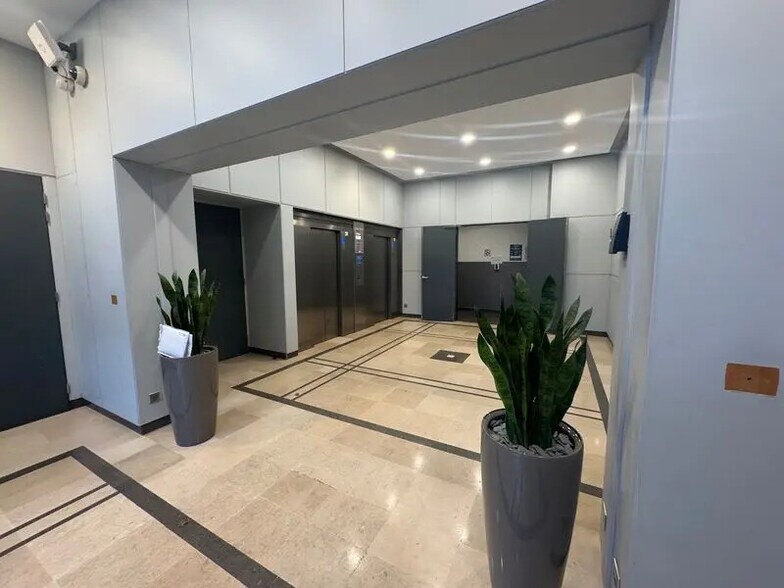 Rue Froidevaux, Paris for lease - Building Photo - Image 3 of 11