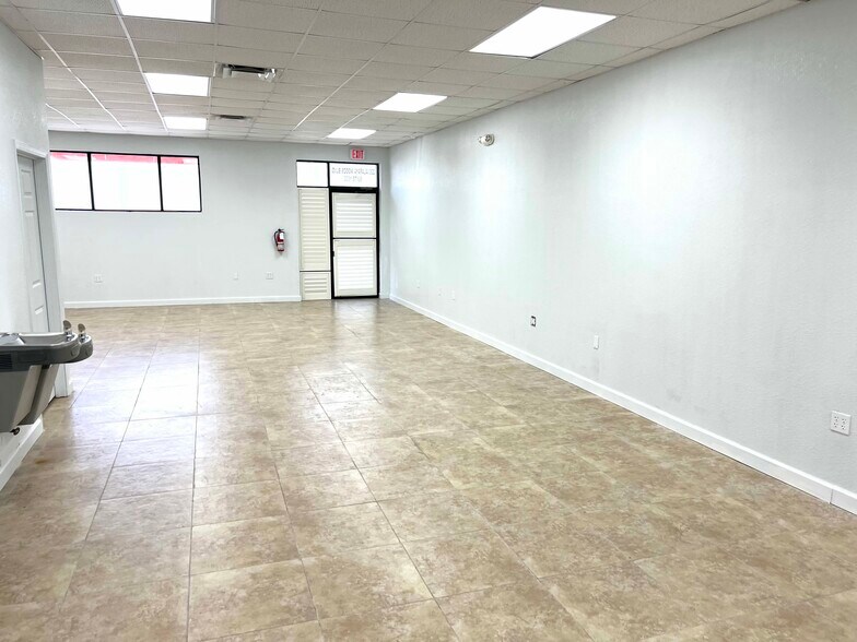 220 Alafaya Woods Blvd, Oviedo, FL for sale - Interior Photo - Image 1 of 1