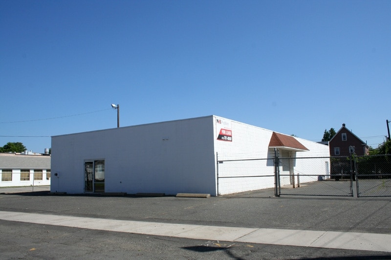 19 Norman St, West Springfield, MA for lease - Building Photo - Image 2 of 4