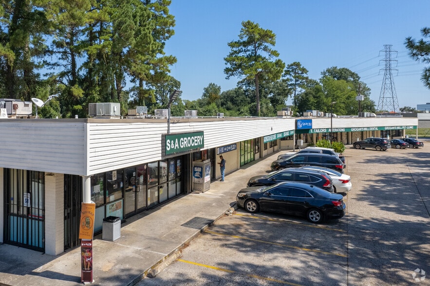 25202-25226 Grogans Mill, Spring, TX for lease - Building Photo - Image 3 of 3