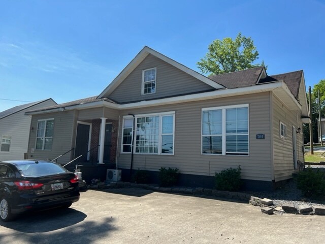 704 E Morris St, Dalton, GA for sale - Primary Photo - Image 1 of 1