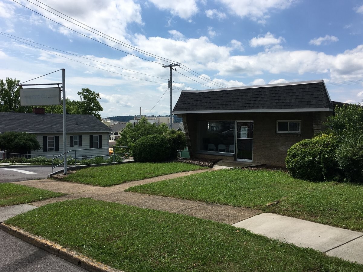 1833 Forest Ave, Knoxville, TN 37916