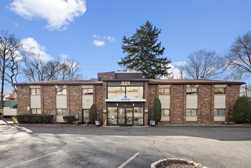 321 Essex St, Hackensack, NJ for sale - Building Photo - Image 1 of 2