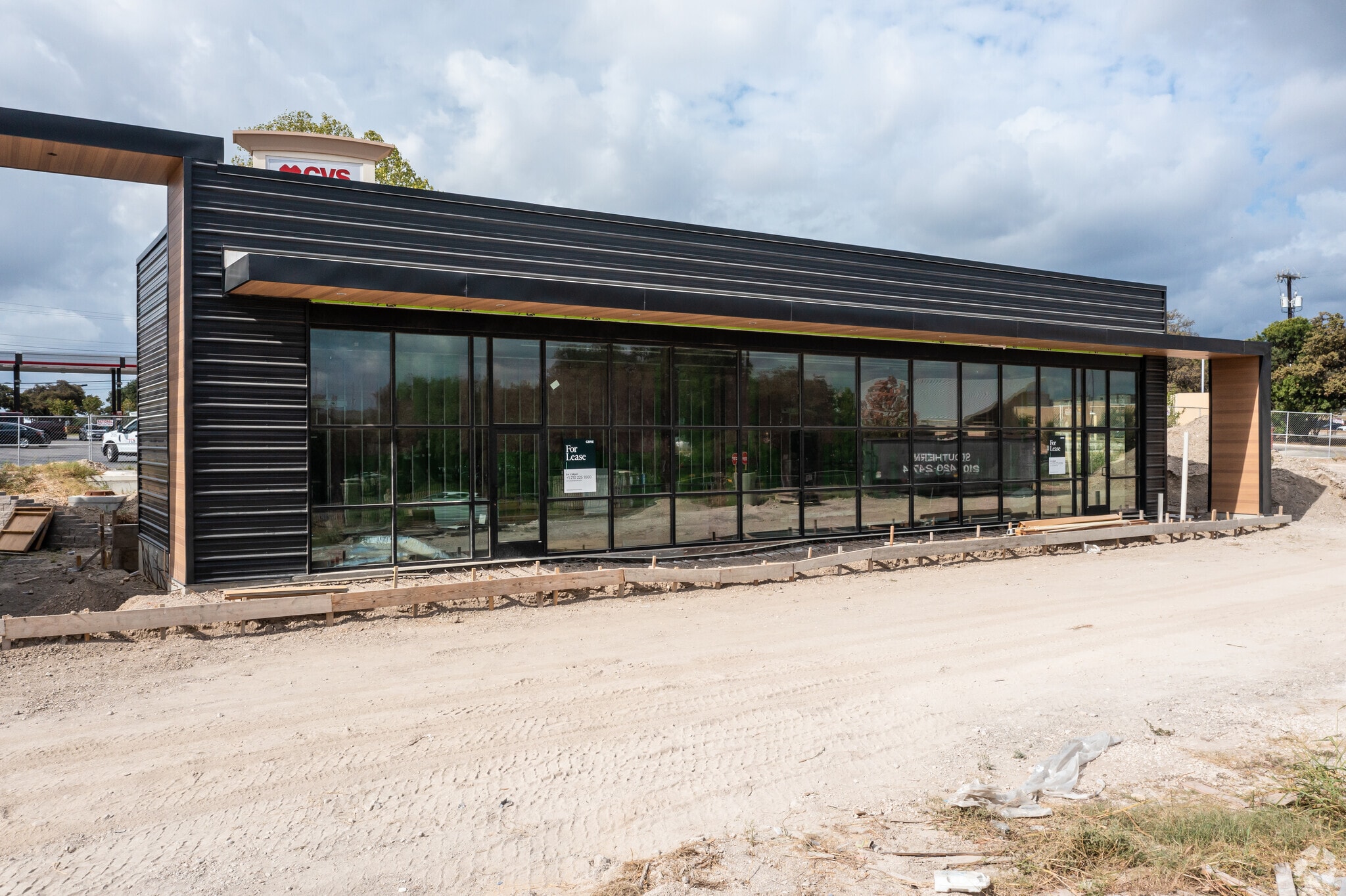 3611 W Loop 410, San Antonio, TX for lease Primary Photo- Image 1 of 3