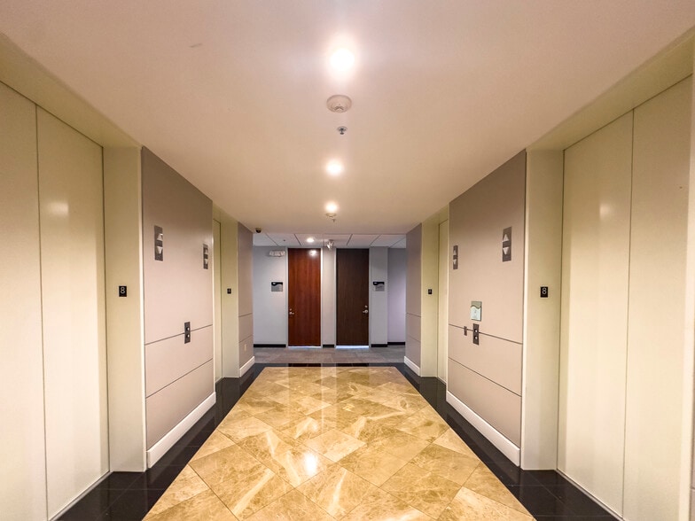 9999 Bellaire Blvd, Houston, TX for lease - Interior Photo - Image 2 of 186