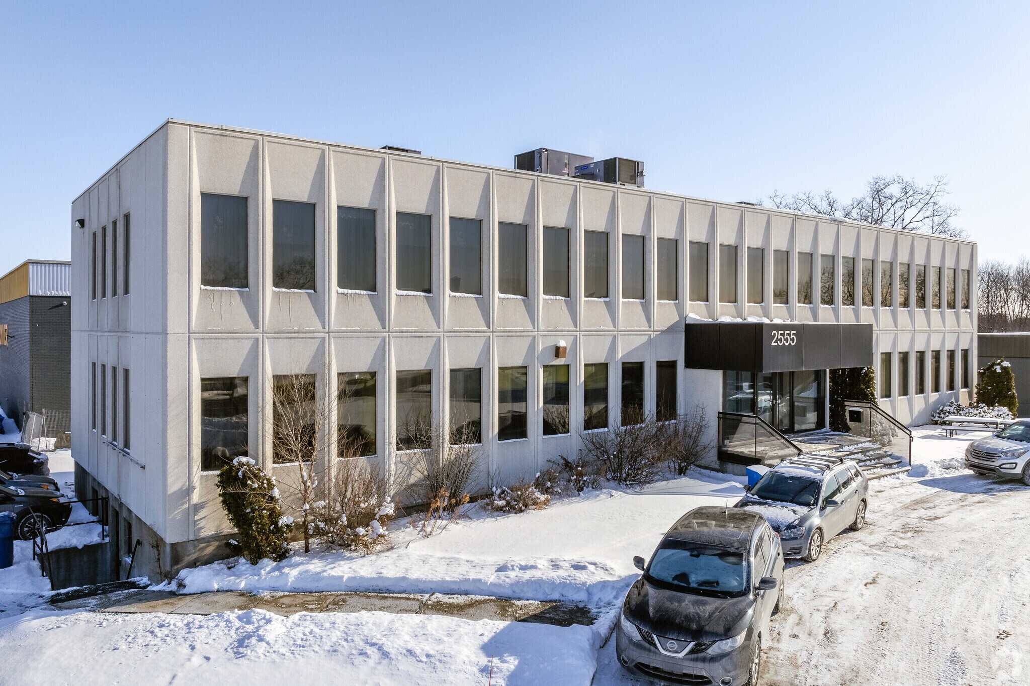 2555 Boul Le Corbusier, Laval, QC for sale Primary Photo- Image 1 of 1