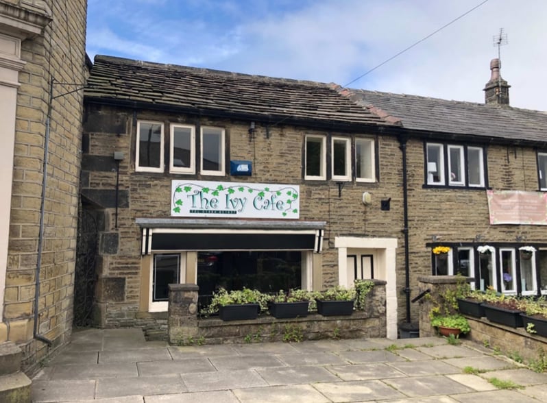 22 Holmfirth Rd, Meltham for sale - Primary Photo - Image 1 of 1