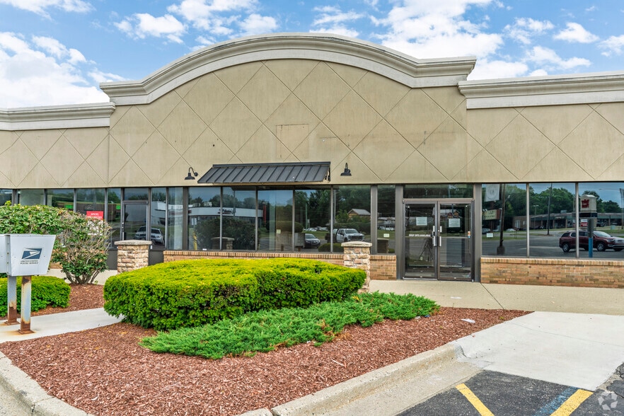 4205-4225 Miller Rd, Flint, MI for lease - Building Photo - Image 3 of 15