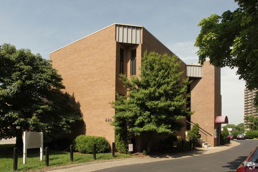 440 S 7th St, Louisville, KY for lease - Primary Photo - Image 1 of 3