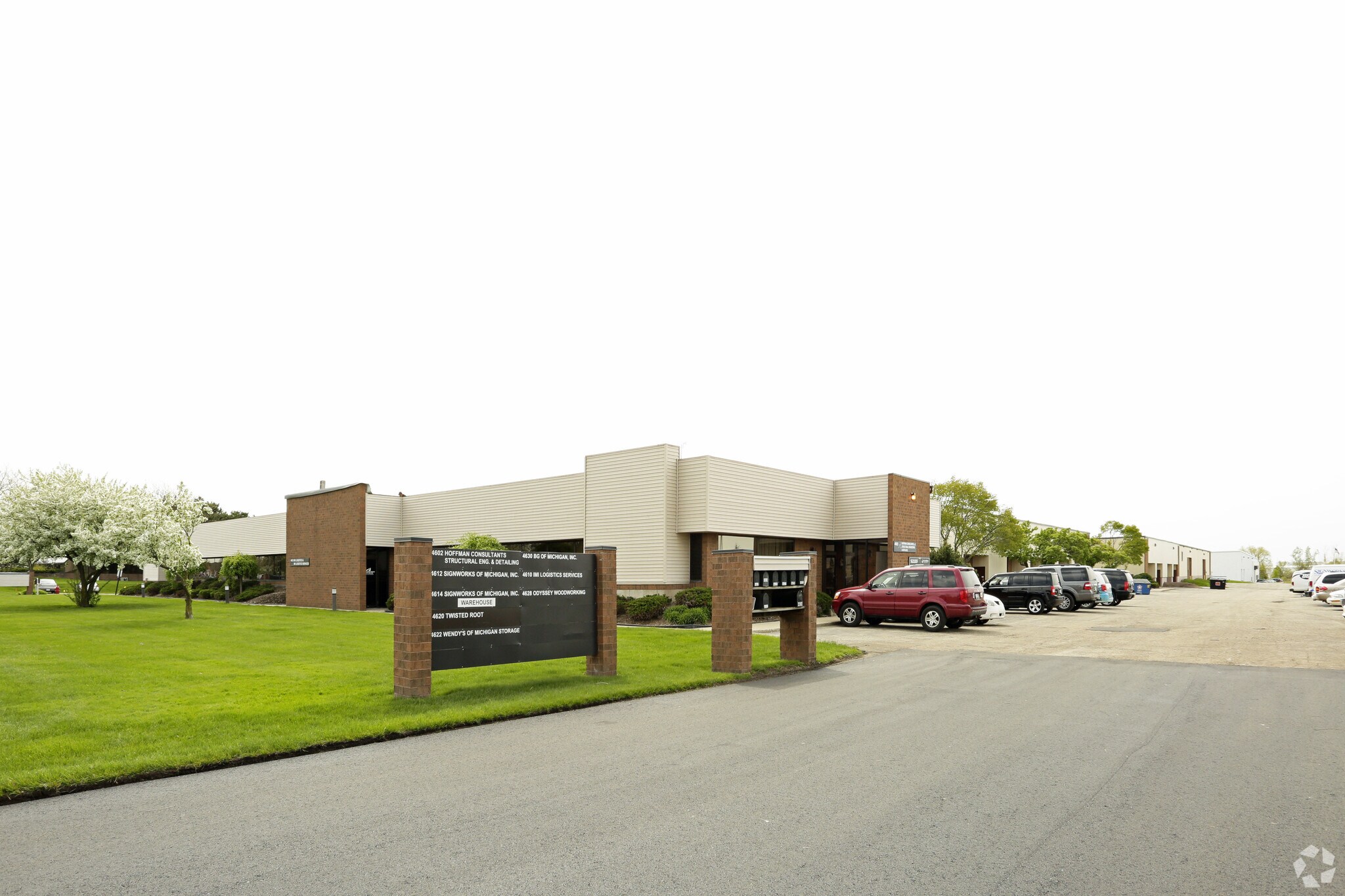 4600 44th St SE, Grand Rapids, MI for sale Building Photo- Image 1 of 1