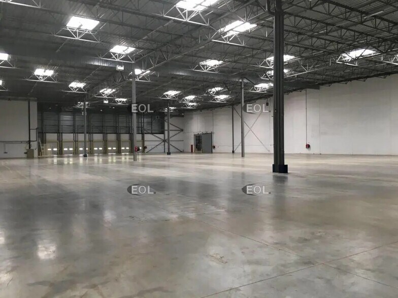 21 Rue De Passée À Balance, Ormes for lease - Interior Photo - Image 2 of 5