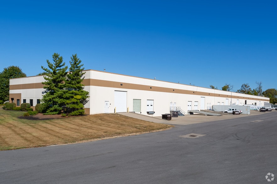 9842-9866 Windisch Rd, West Chester, OH for lease - Building Photo - Image 2 of 3