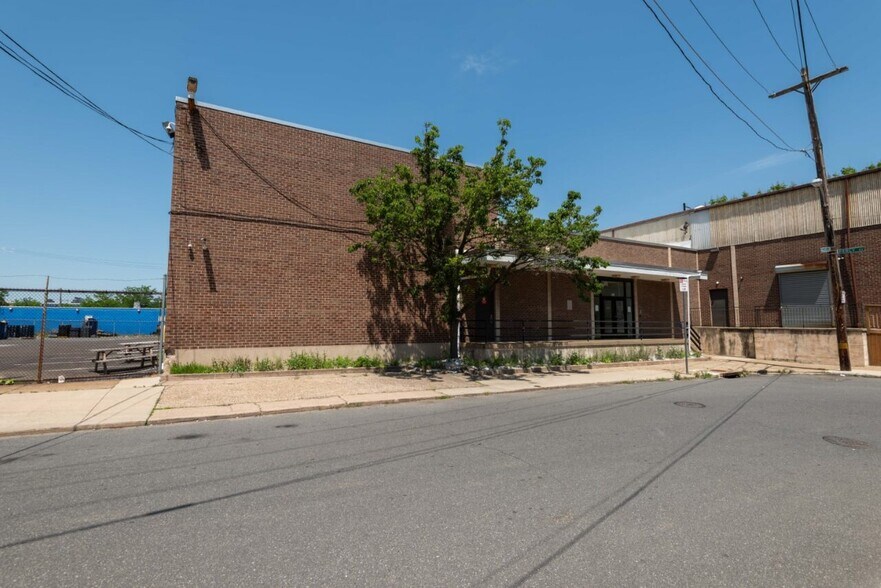 913-929 Wallace St, Philadelphia, PA for lease - Building Photo - Image 2 of 24