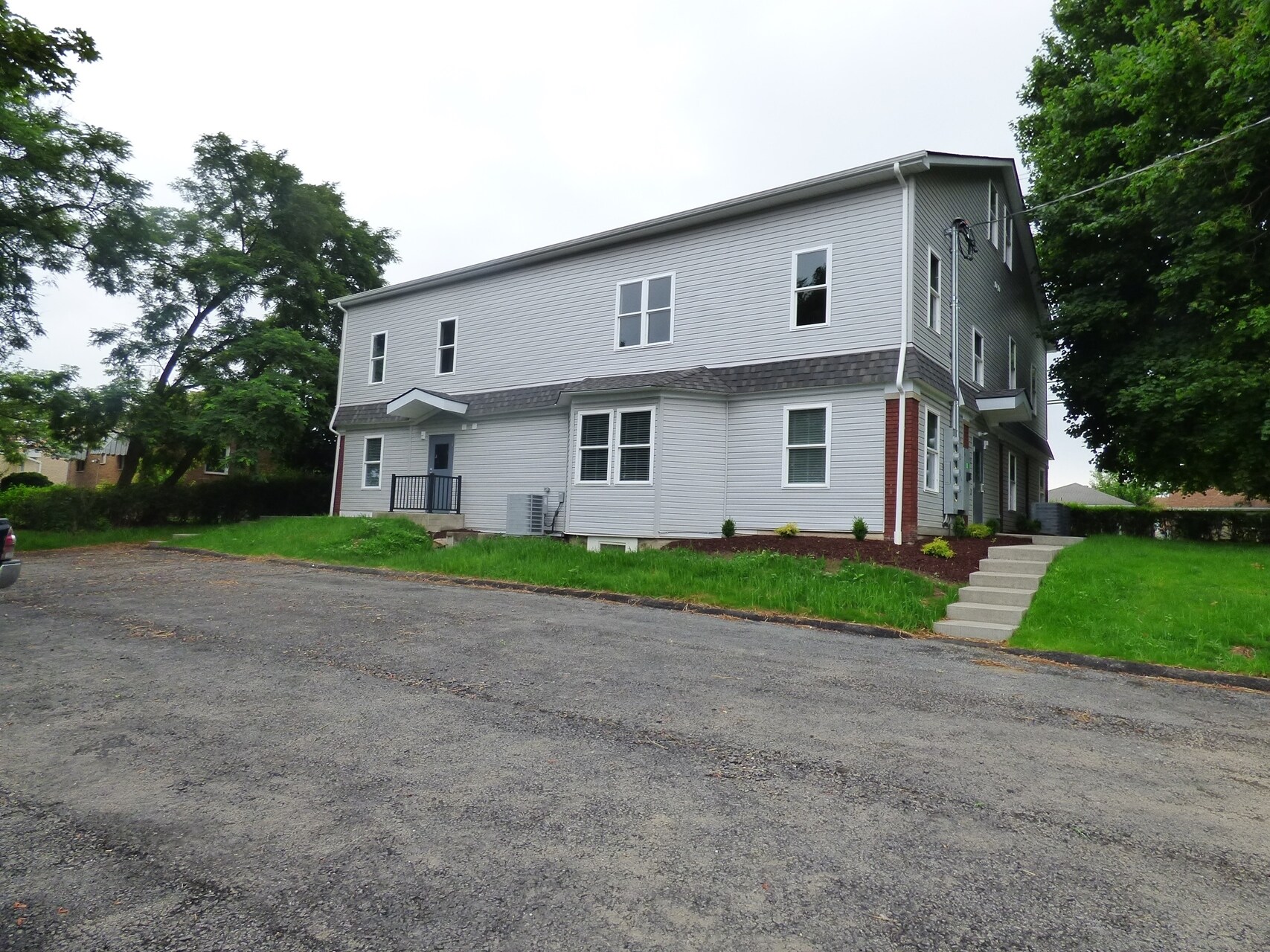 2703 Middletown Rd, Pittsburgh, PA for sale Primary Photo- Image 1 of 1