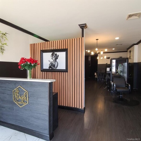 21175 Jamaica Ave, Queens Village, NY for lease - Building Photo - Image 2 of 12