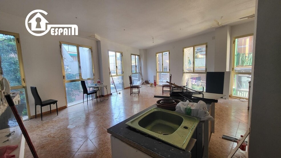 Retail in Alcorcón, Madrid for sale - Interior Photo - Image 2 of 22