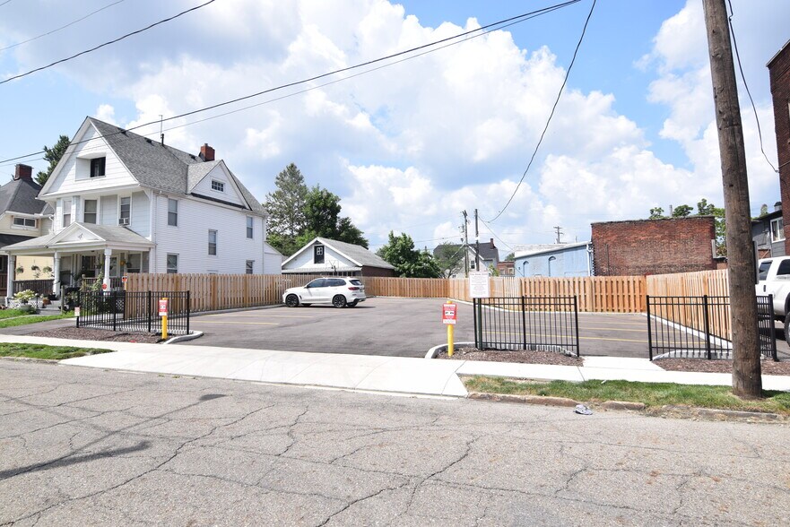 9605 Lorain Ave, Cleveland, OH 44102 THE LaVERNE APARTMENTS