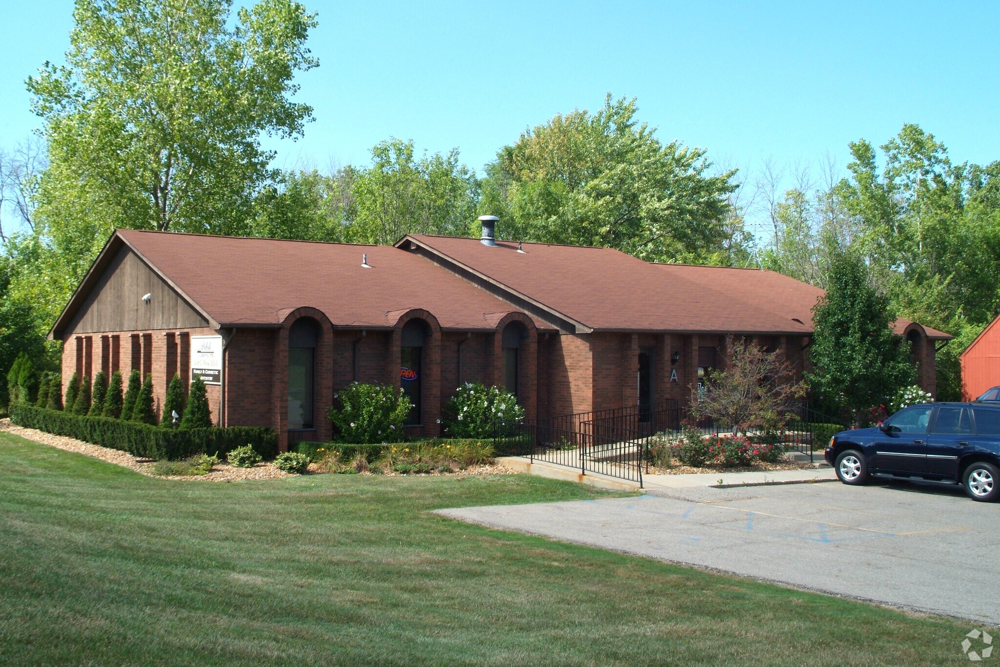 4560 Beecher Rd, Flint, MI for sale Primary Photo- Image 1 of 1