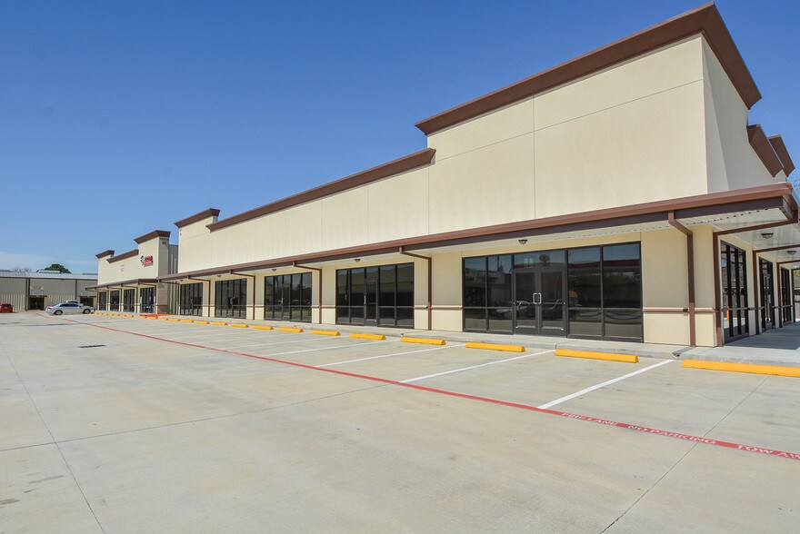 3211 Greenhouse Rd, Houston, TX 77084