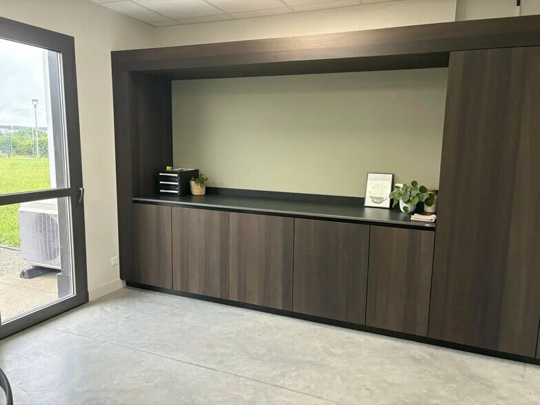 Office in MARCY-L'ETOILE for lease - Building Photo - Image 2 of 8