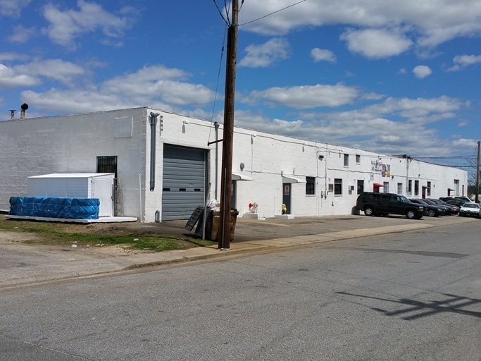 9-15 Niagara Ave, Freeport, NY for sale - Primary Photo - Image 1 of 1